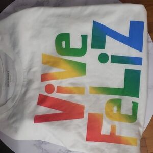 Old Navy Logo Vive Feliz shirt!